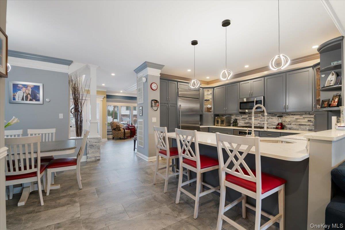 #8 photo, 1650 Bridge Street, Merrick , NY 11566