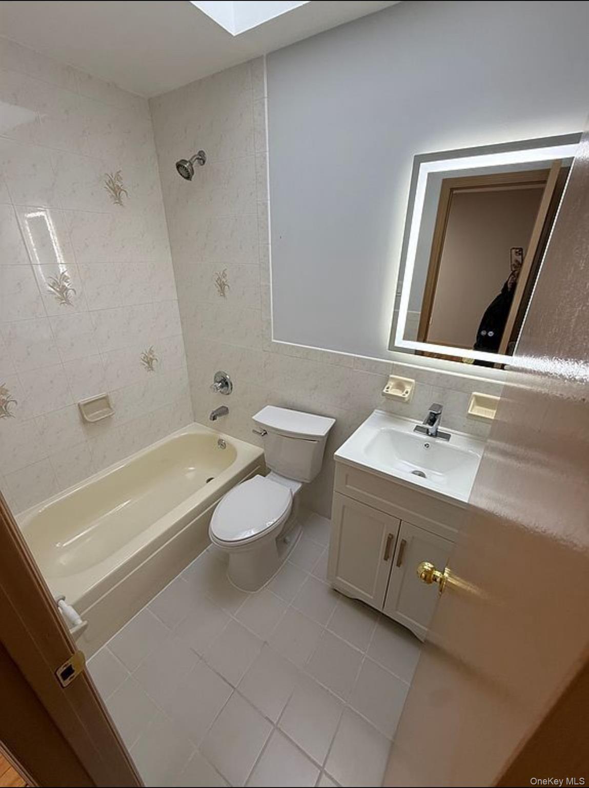 #14 photo, 12408 94th Avenue, Richmond Hill S. , NY 11419