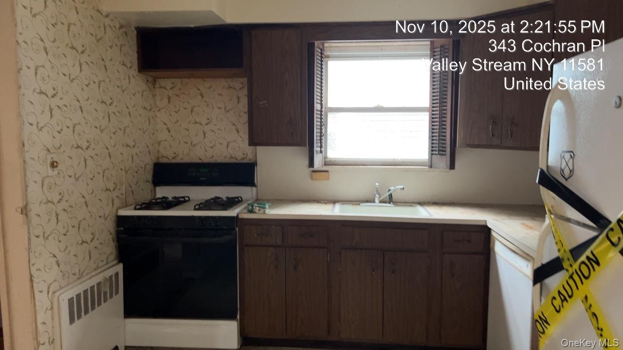 #9 photo, 343 Cochran Place, Valley Stream , NY 11581