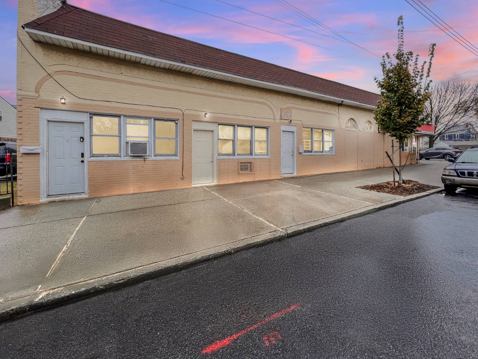 #4 photo, 90-56 210th St, Queens Village , NY 11428