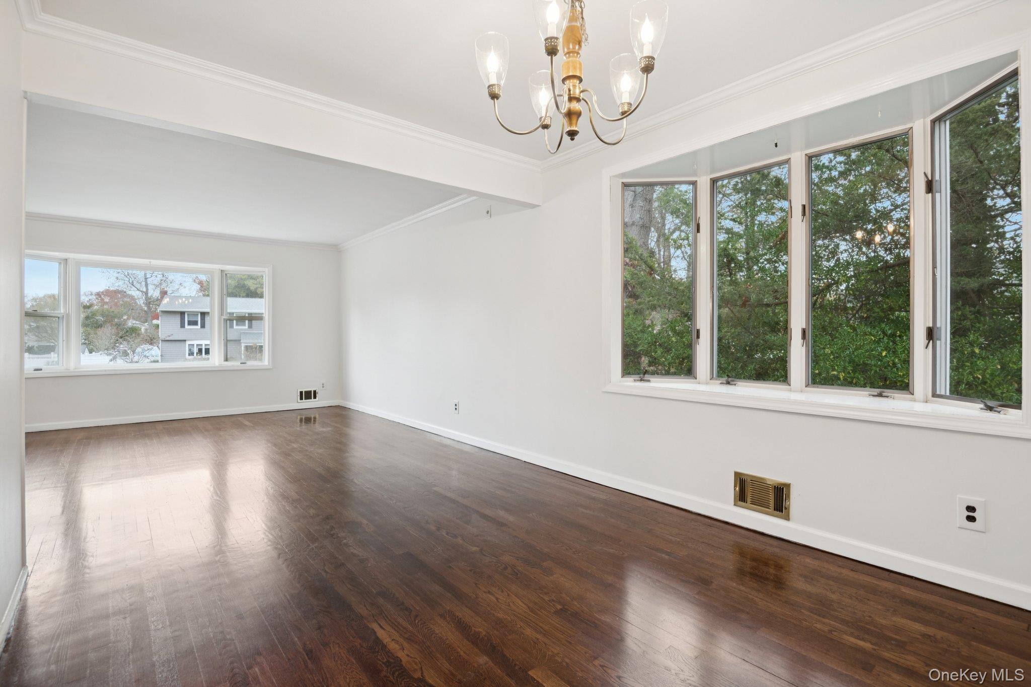 #12 photo, 23 Tiffany Lane, Smithtown , NY 11787