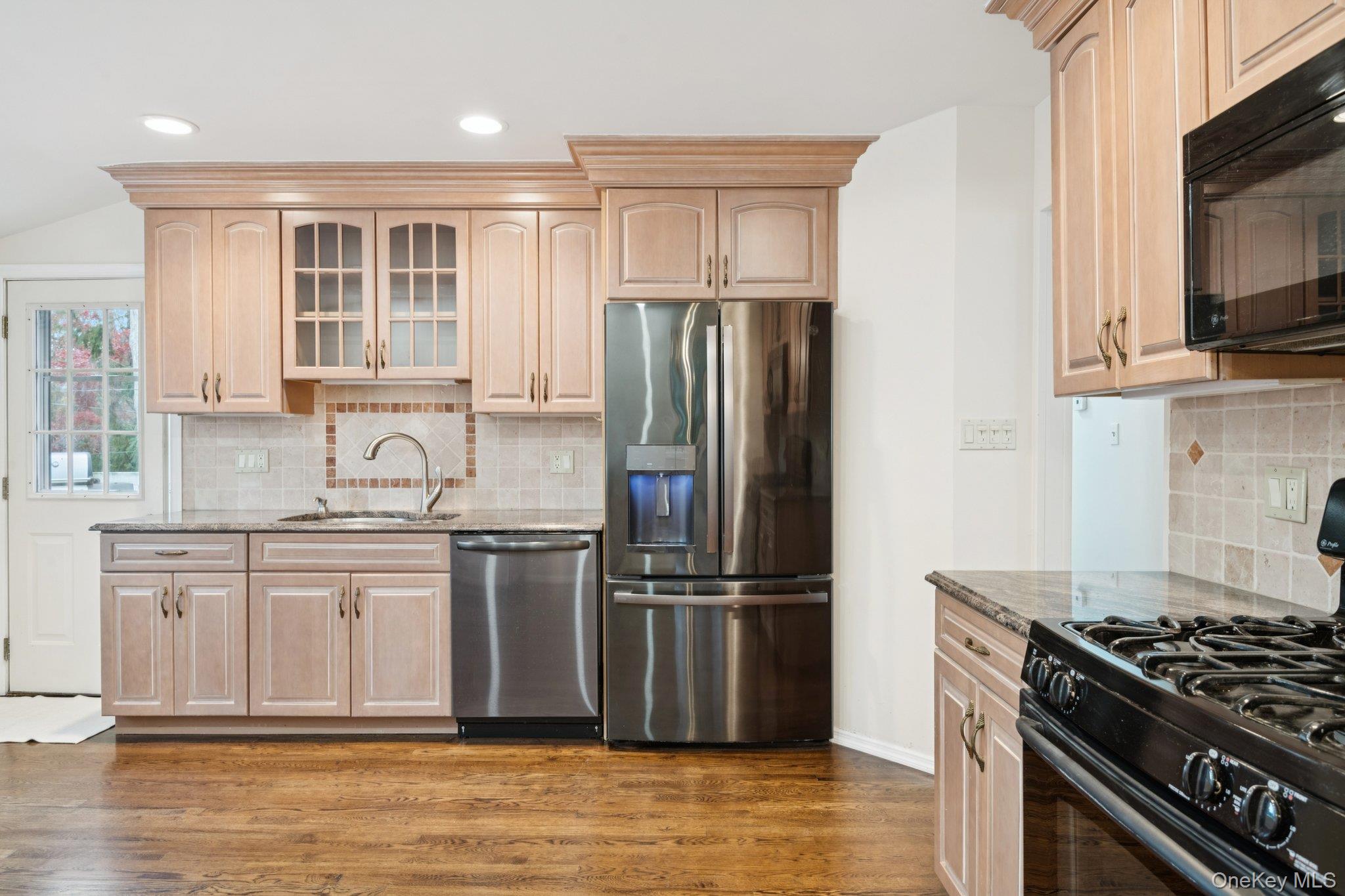 #13 photo, 23 Tiffany Lane, Smithtown , NY 11787