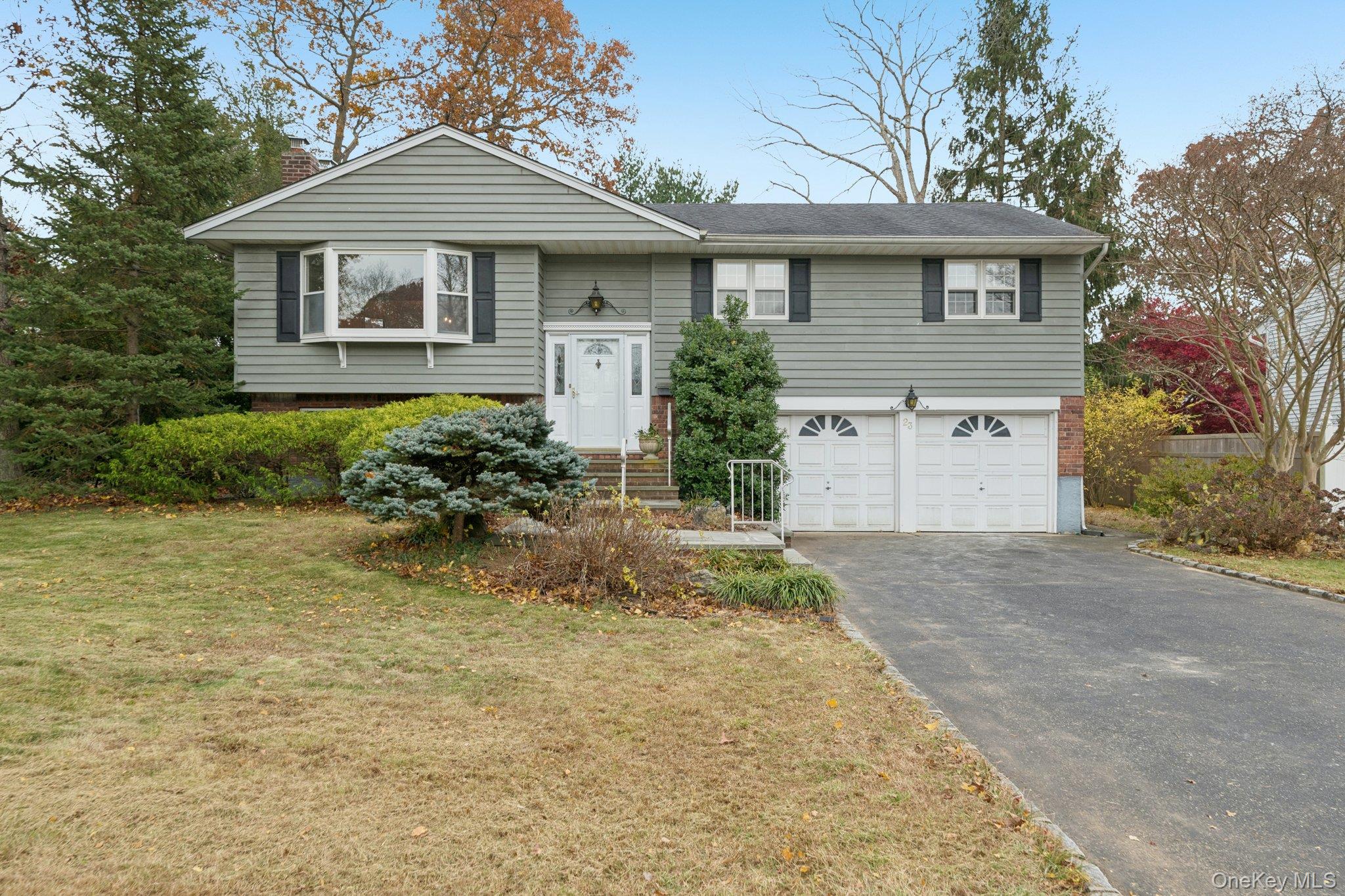 #2 photo, 23 Tiffany Lane, Smithtown , NY 11787