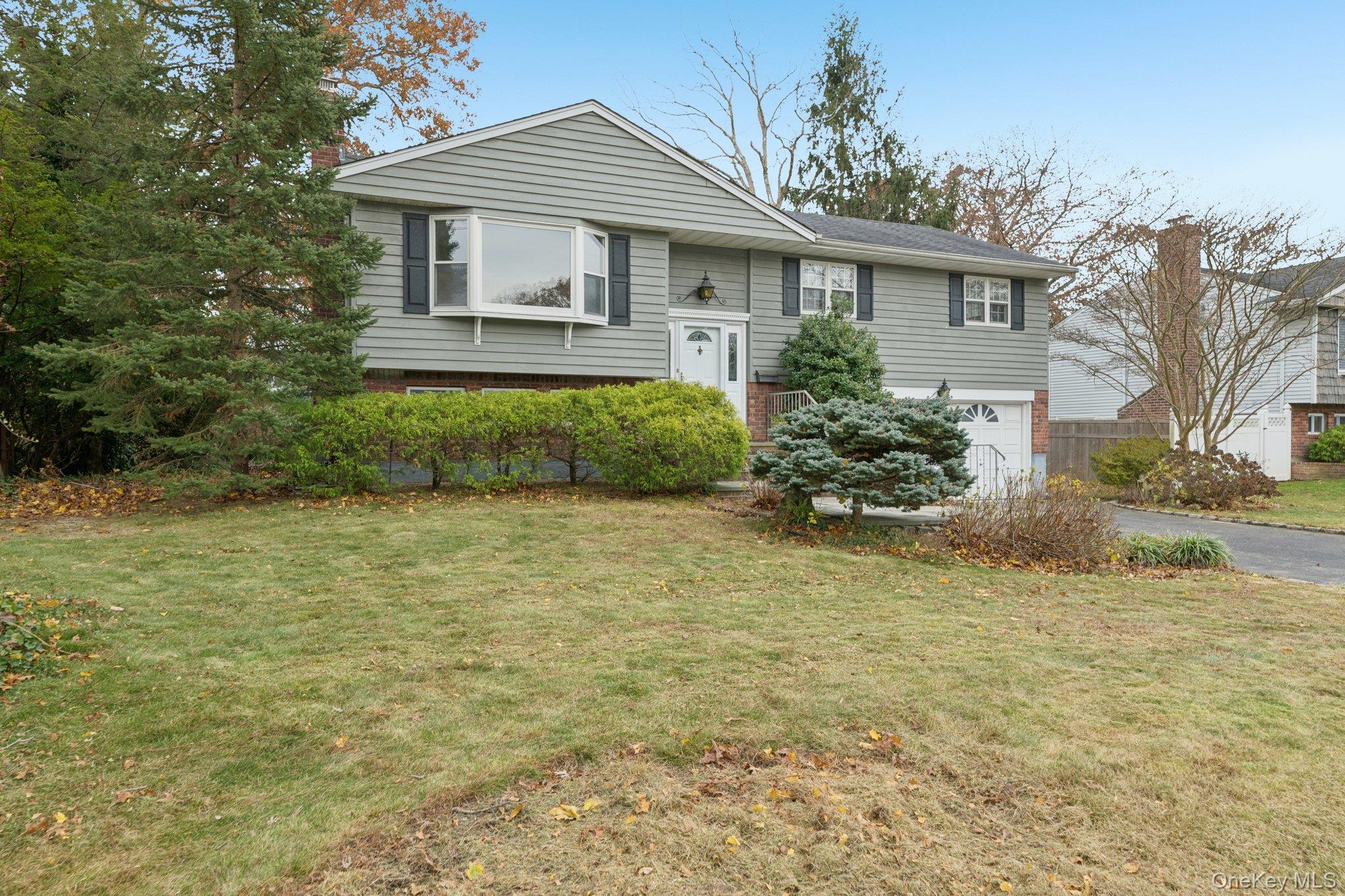 #3 photo, 23 Tiffany Lane, Smithtown , NY 11787