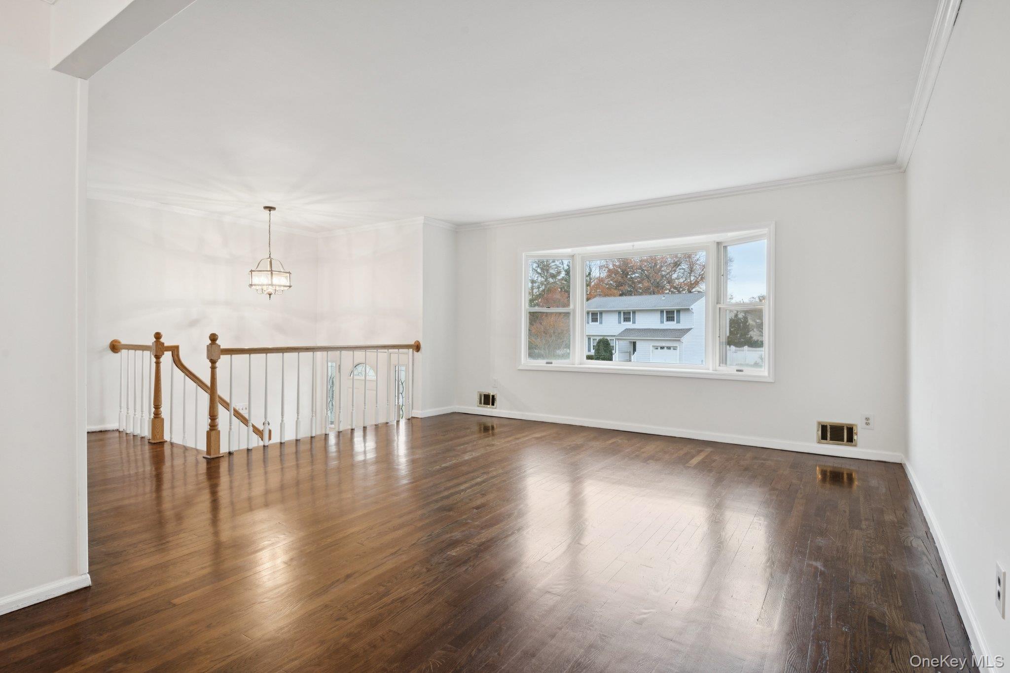 #9 photo, 23 Tiffany Lane, Smithtown , NY 11787