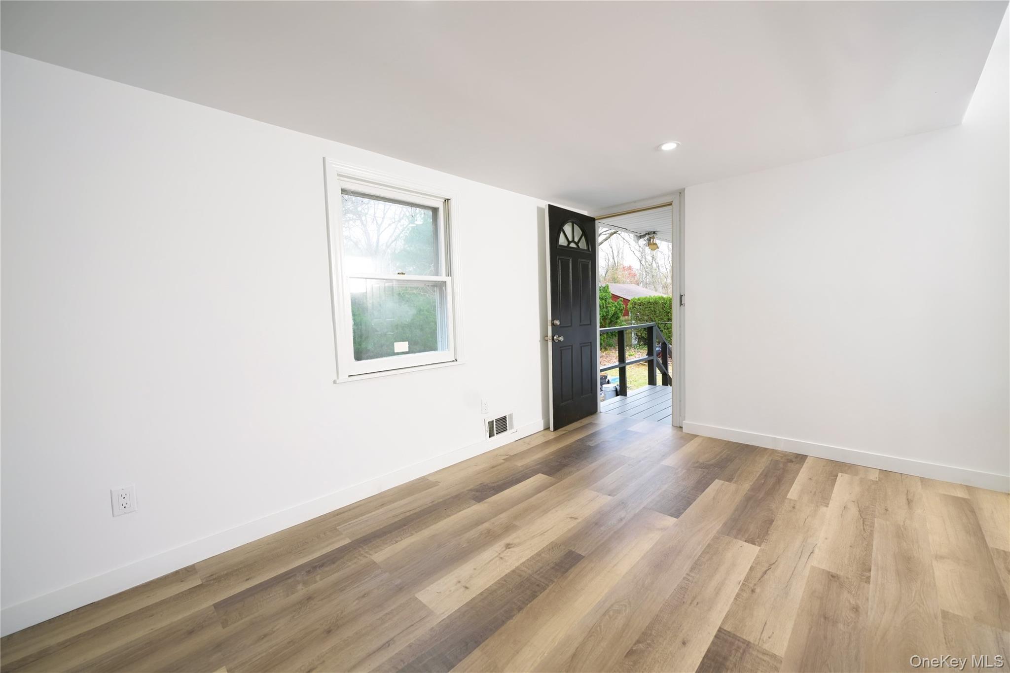 #11 photo, 741 Ocean Avenue, 東長島 Bohemia , NY 11716