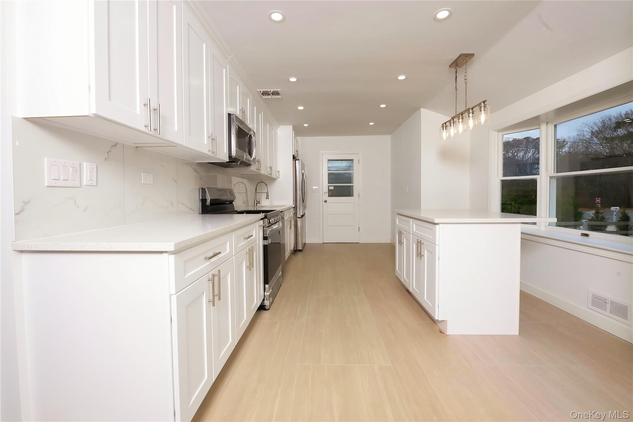 #4 photo, 741 Ocean Avenue, 東長島 Bohemia , NY 11716