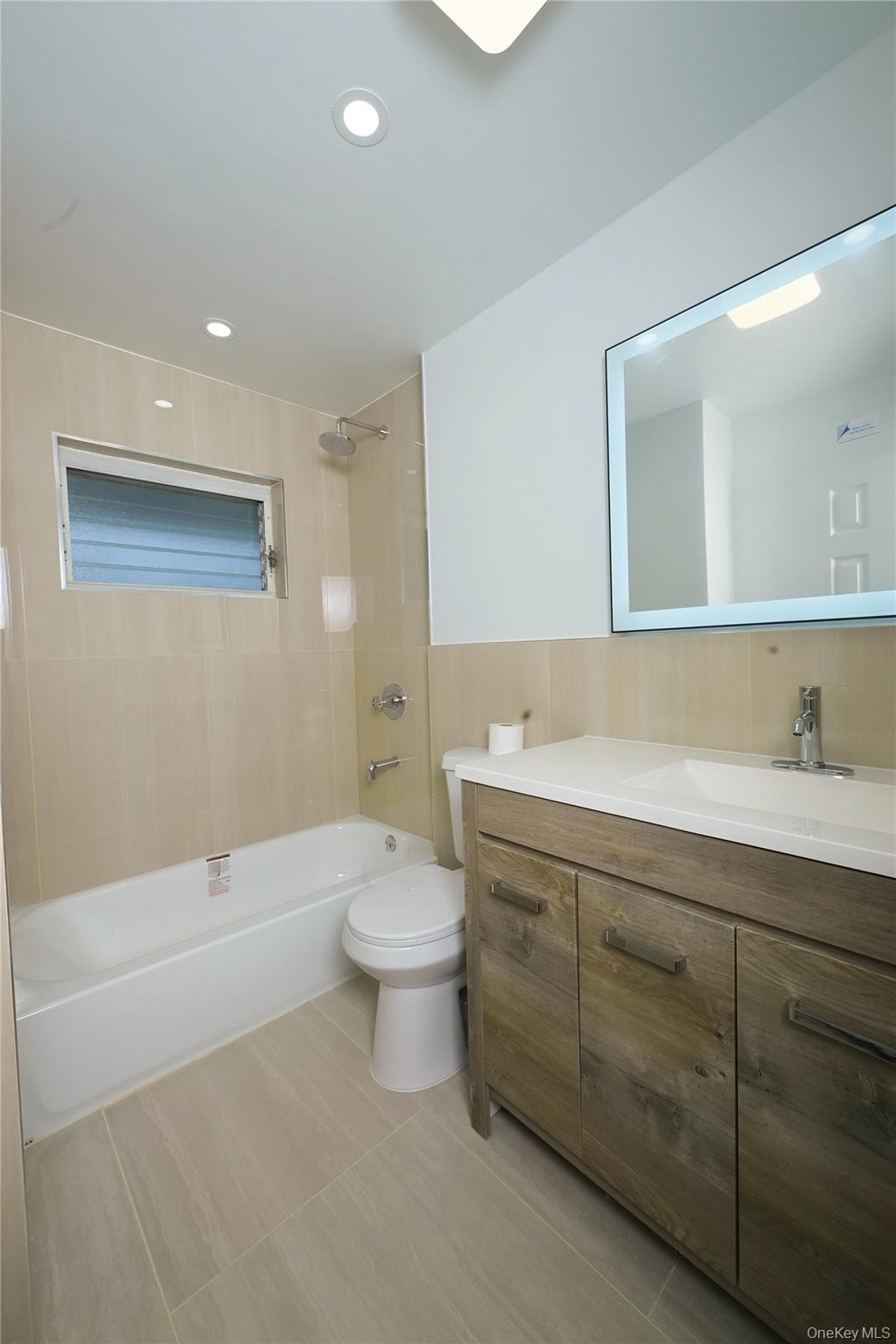 #8 photo, 741 Ocean Avenue, 東長島 Bohemia , NY 11716