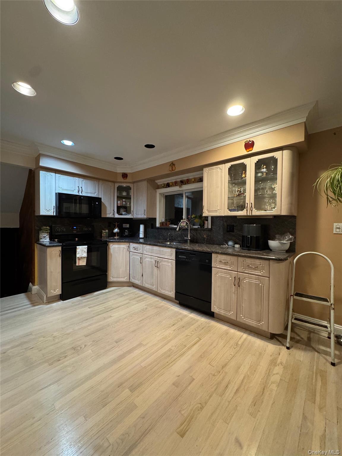 #3 photo, 254 Thompson Avenue, Oceanside , NY 11572