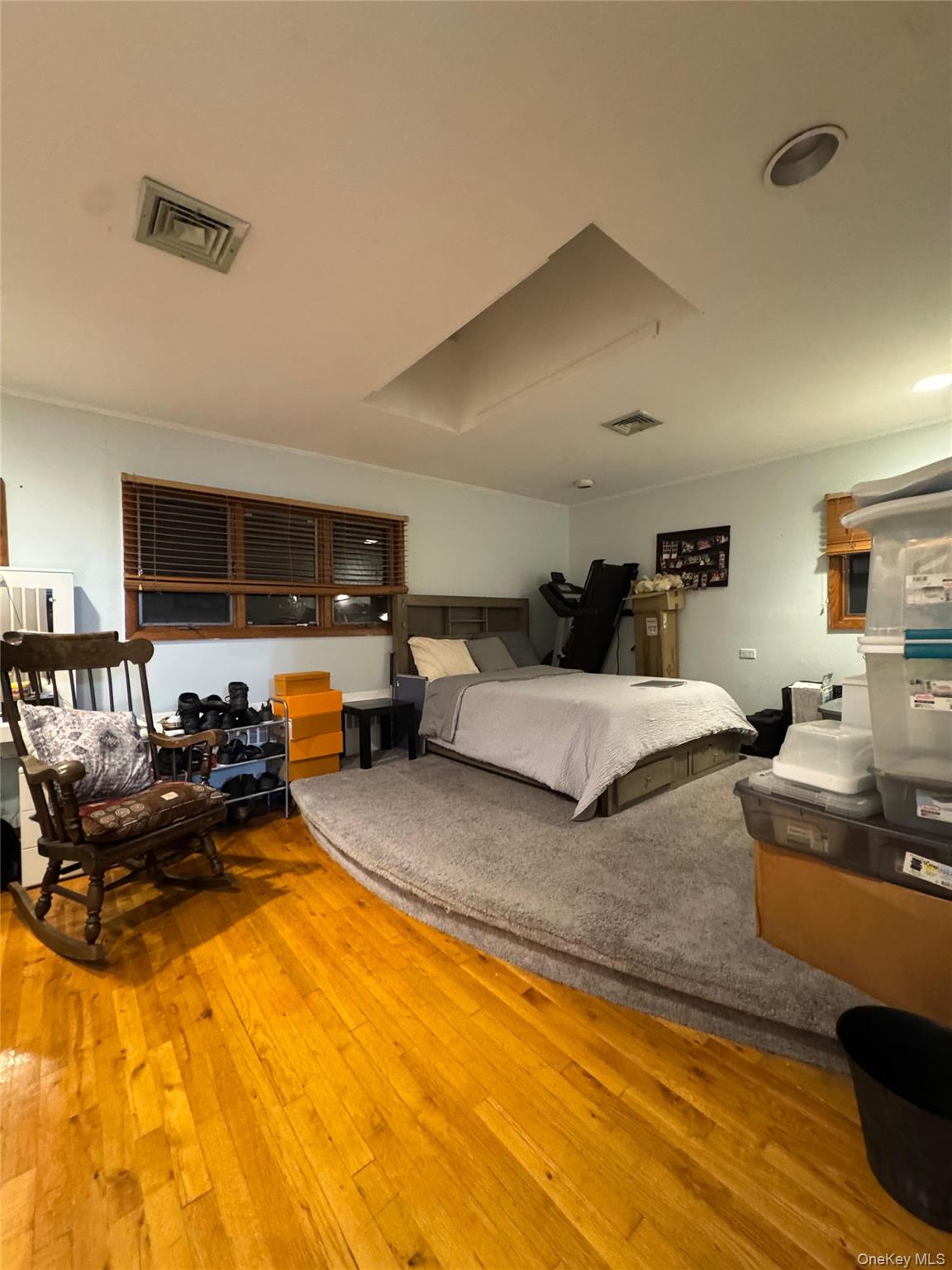 #4 photo, 254 Thompson Avenue, Oceanside , NY 11572