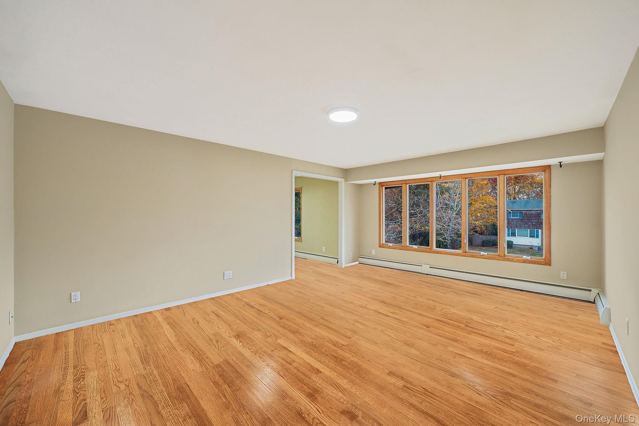 #13 photo, 15 Arleigh Road, サフォーク郡 East Northport , NY 11731