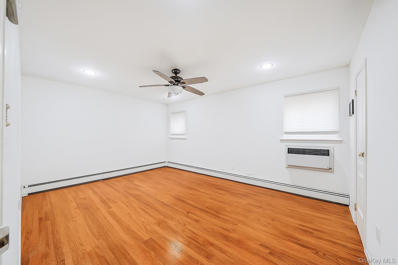 #18 photo, 15 Arleigh Road, サフォーク郡 East Northport , NY 11731