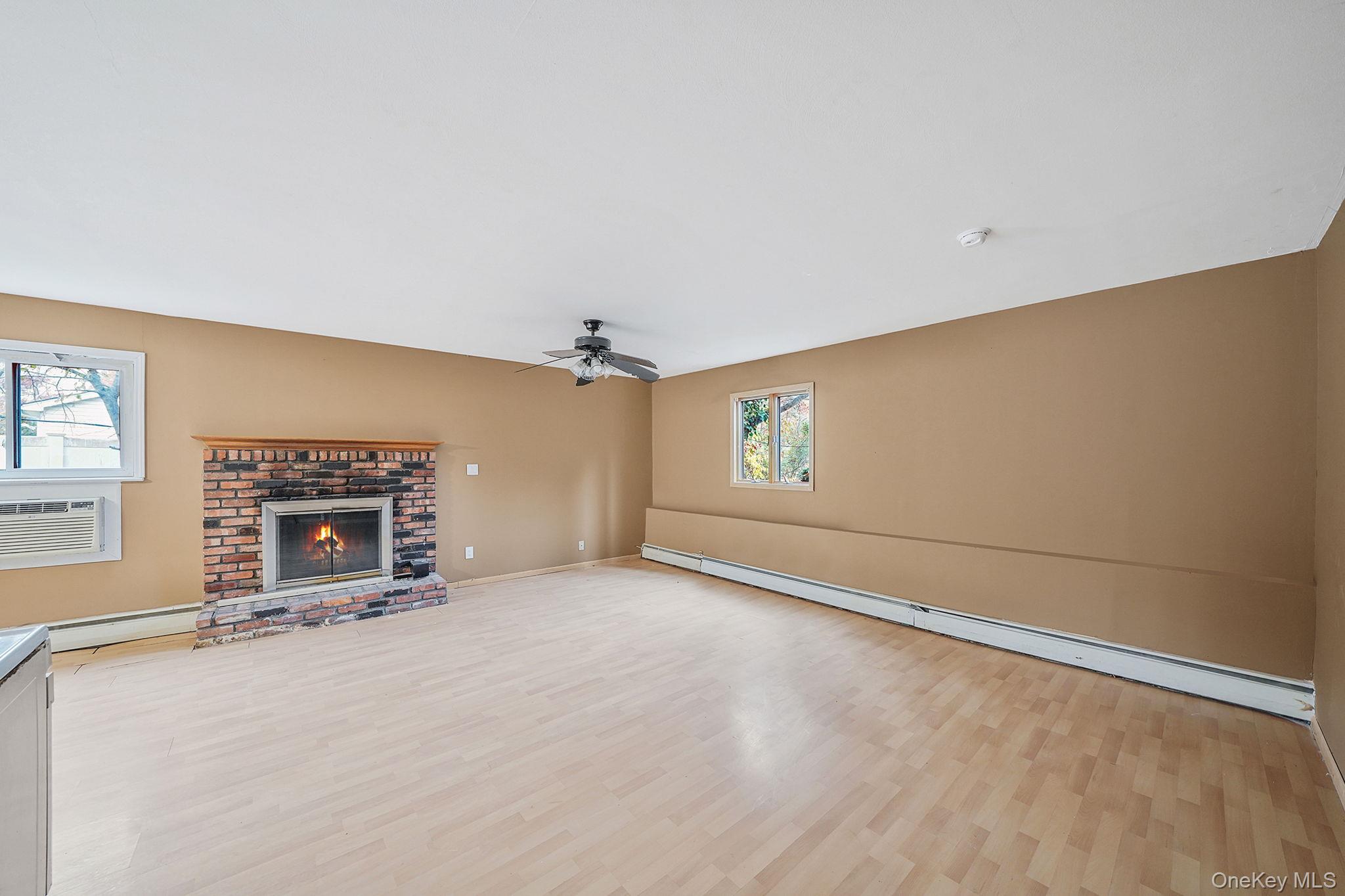 #20 photo, 15 Arleigh Road, サフォーク郡 East Northport , NY 11731