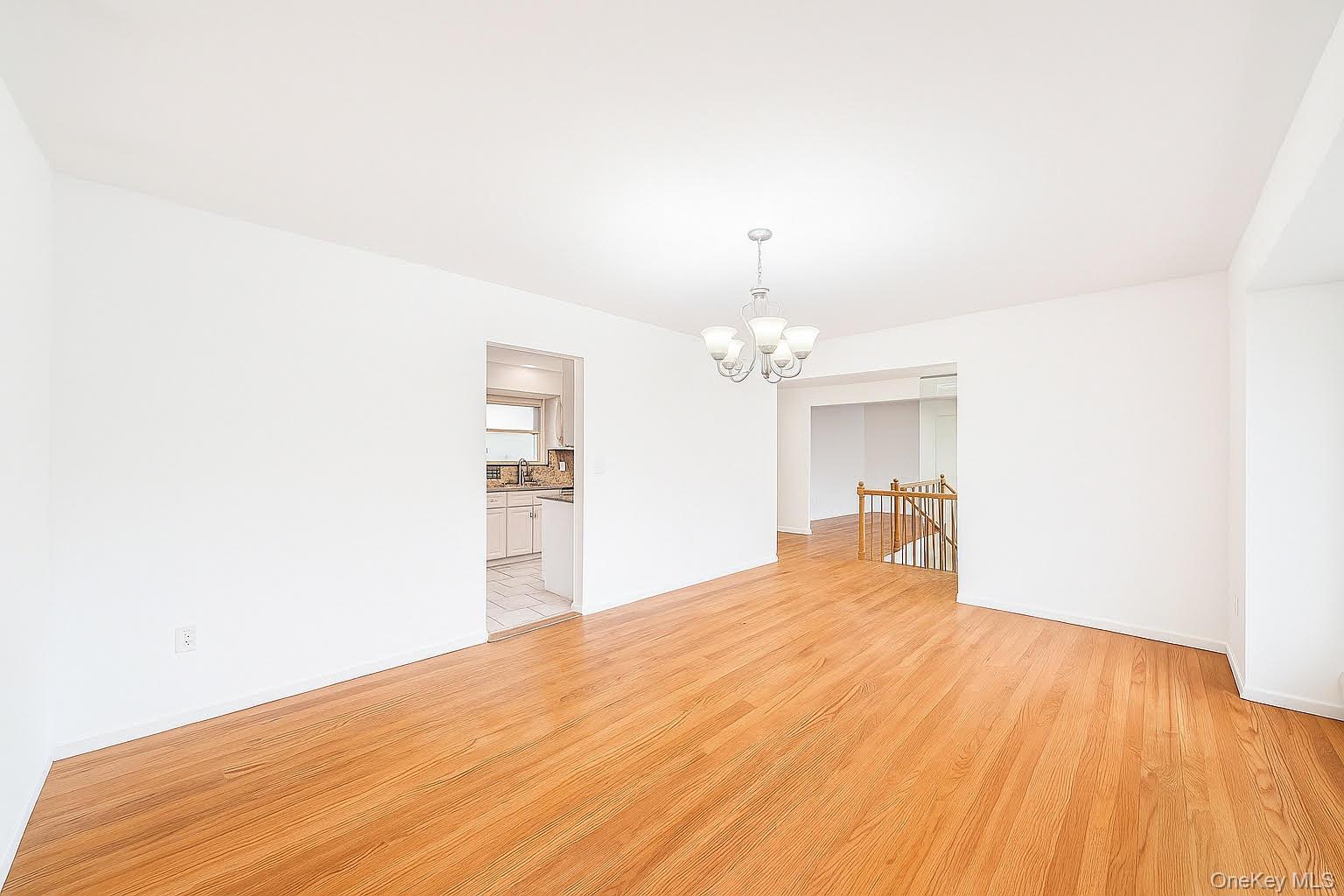 #4 photo, 15 Arleigh Road, サフォーク郡 East Northport , NY 11731