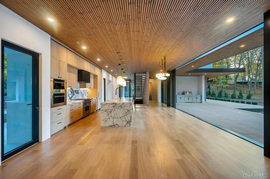 #10 photo, 28 Watch Way, Lloyd Harbor , NY 11743