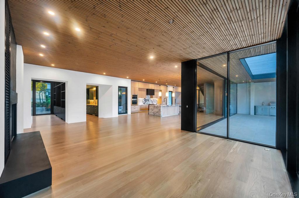 #19 photo, 28 Watch Way, Lloyd Harbor , NY 11743