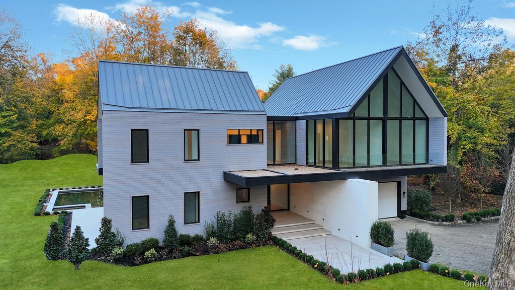 #2 photo, 28 Watch Way, Lloyd Harbor , NY 11743