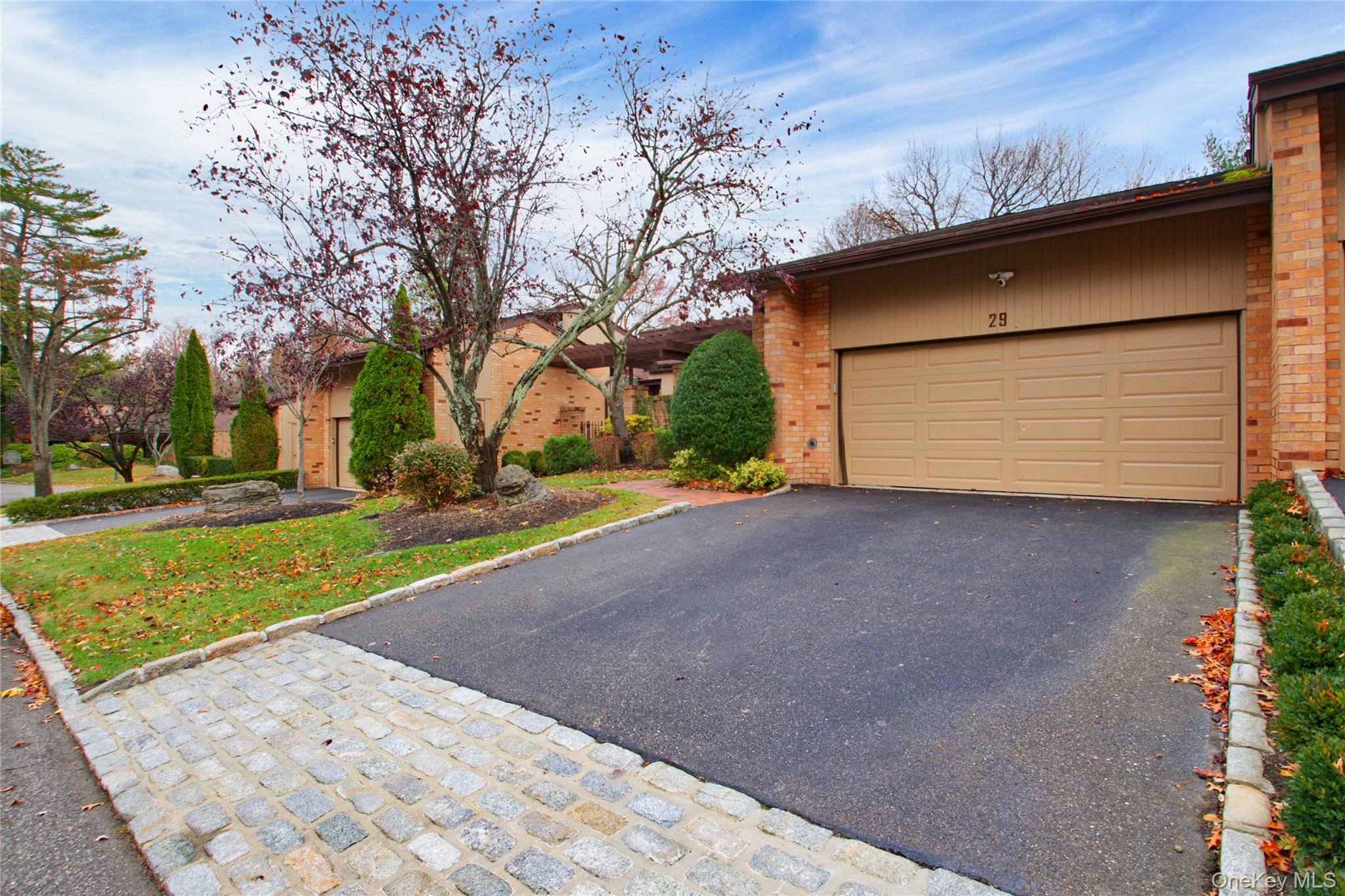 #1 photo, 29 Woodland Drive, Roslyn , NY 11576