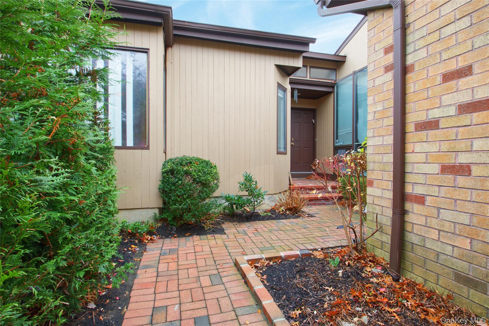 #4 photo, 29 Woodland Drive, Roslyn , NY 11576