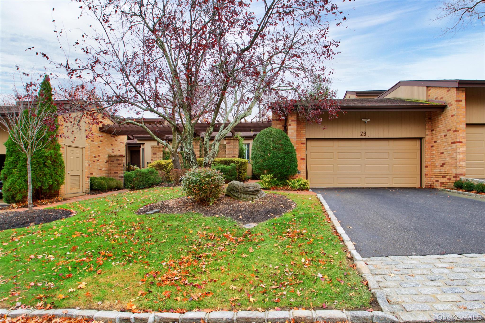 #6 photo, 29 Woodland Drive, Roslyn , NY 11576