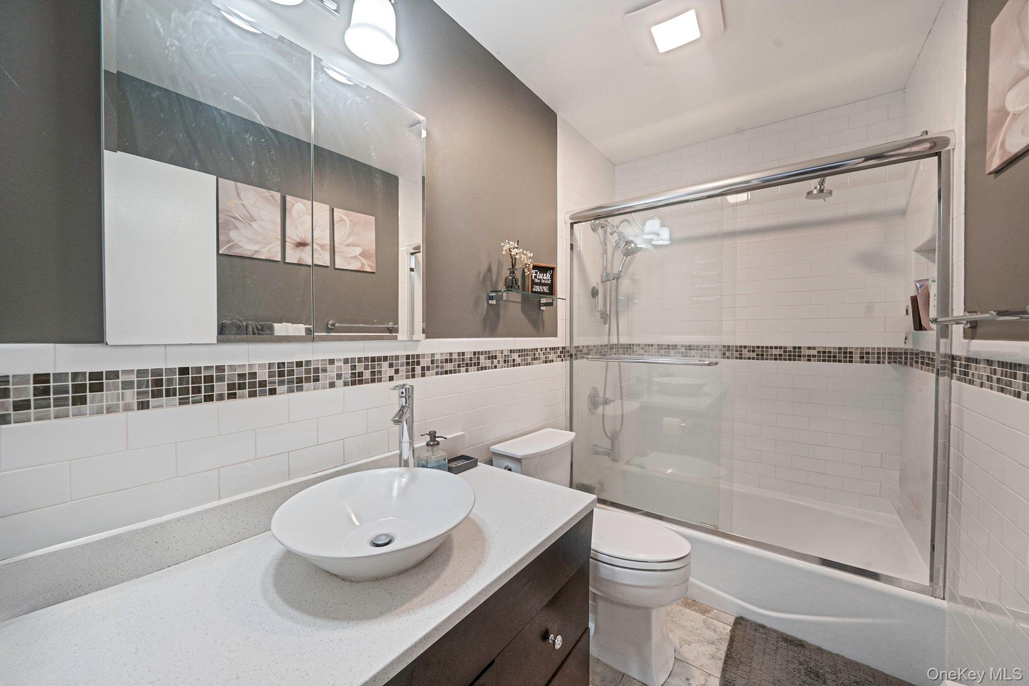 #17 photo, 7 Hester Lane, Ronkonkoma , NY 11779