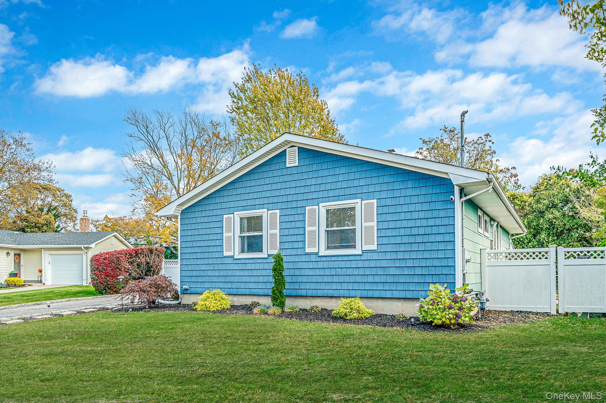 #3 photo, 7 Hester Lane, Ronkonkoma , NY 11779