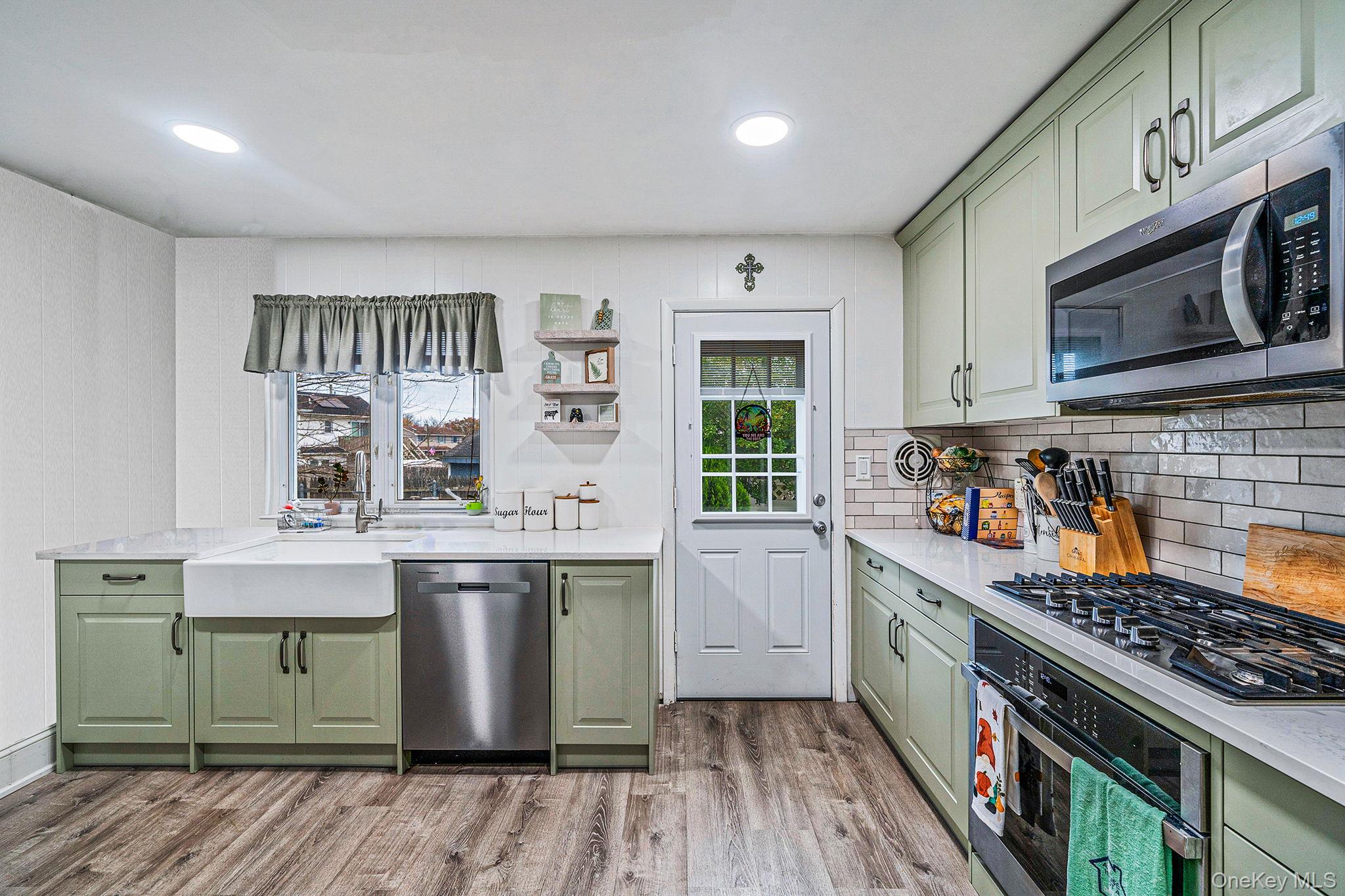 #9 photo, 7 Hester Lane, Ronkonkoma , NY 11779