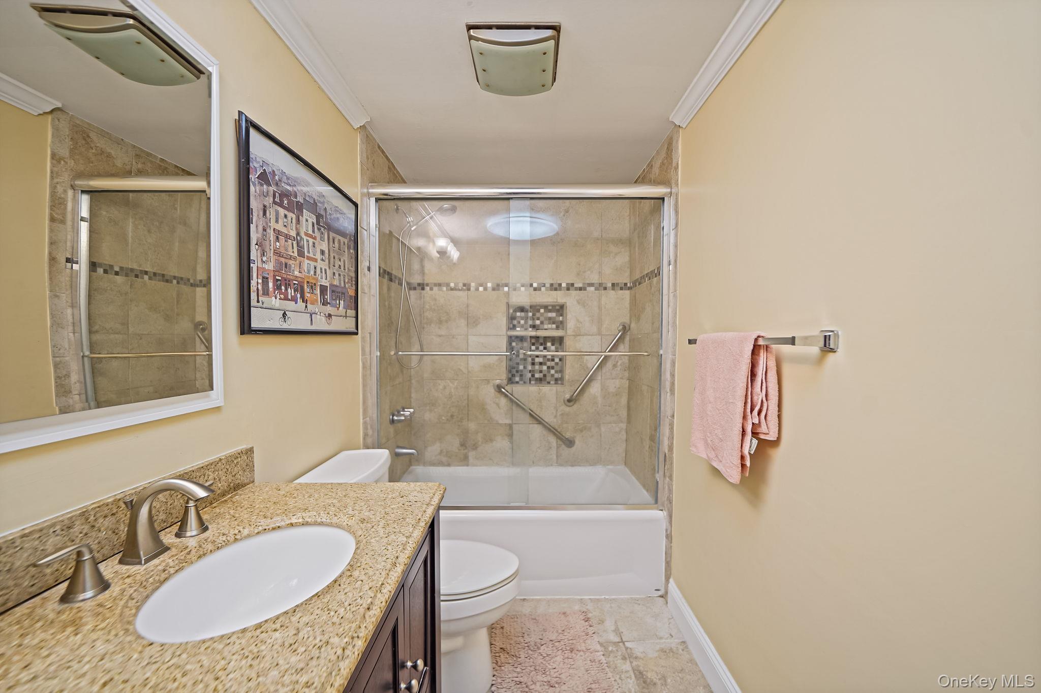 #19 photo, 320 Woodland Court, Coram , NY 11727