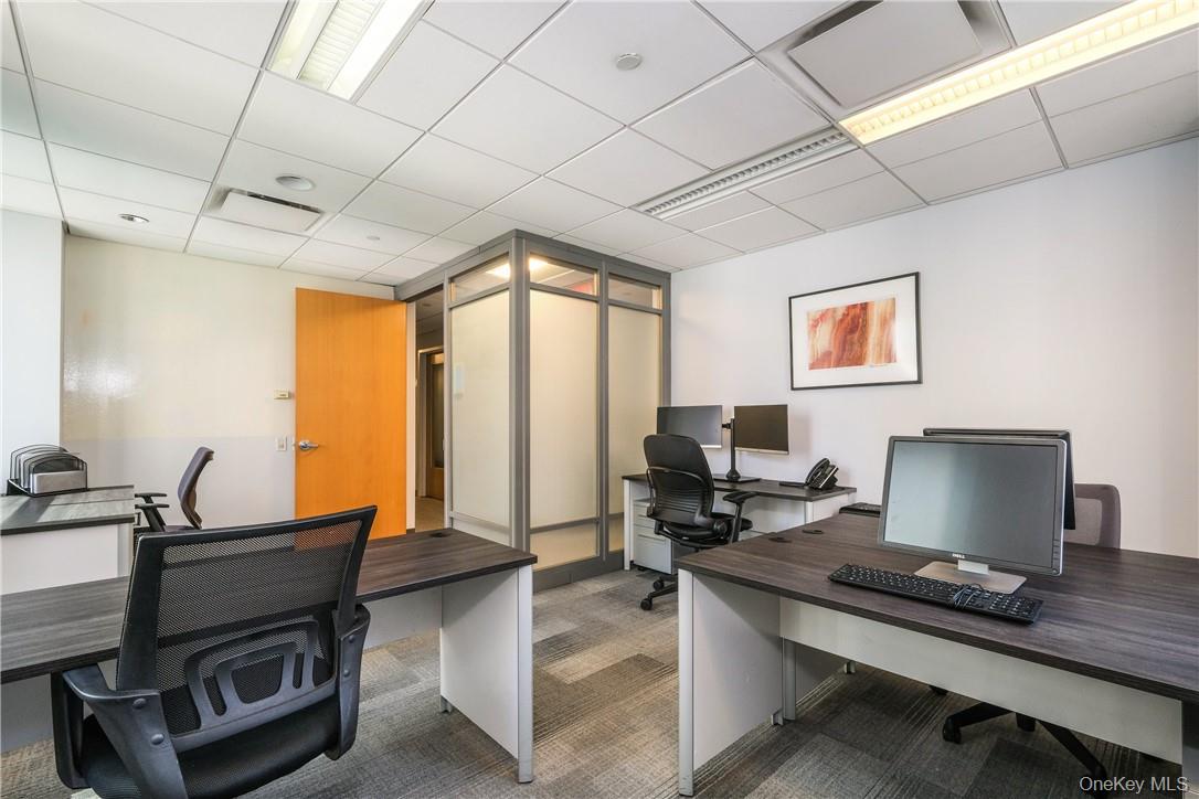 #13 photo, 1270 Avenue of Americas, New York (Manhattan) , NY 10020