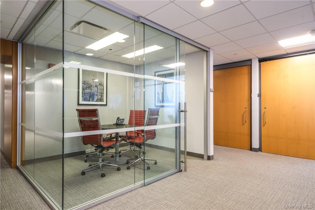 #16 photo, 1270 Avenue of Americas, New York (Manhattan) , NY 10020