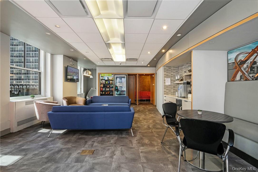 #5 photo, 1270 Avenue of Americas, New York (Manhattan) , NY 10020