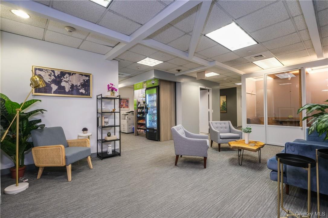 #14 photo, 1350 Avenue of Americas, New York (Manhattan) , NY 10019