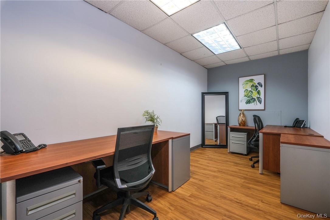 #20 photo, 1350 Avenue of Americas, New York (Manhattan) , NY 10019