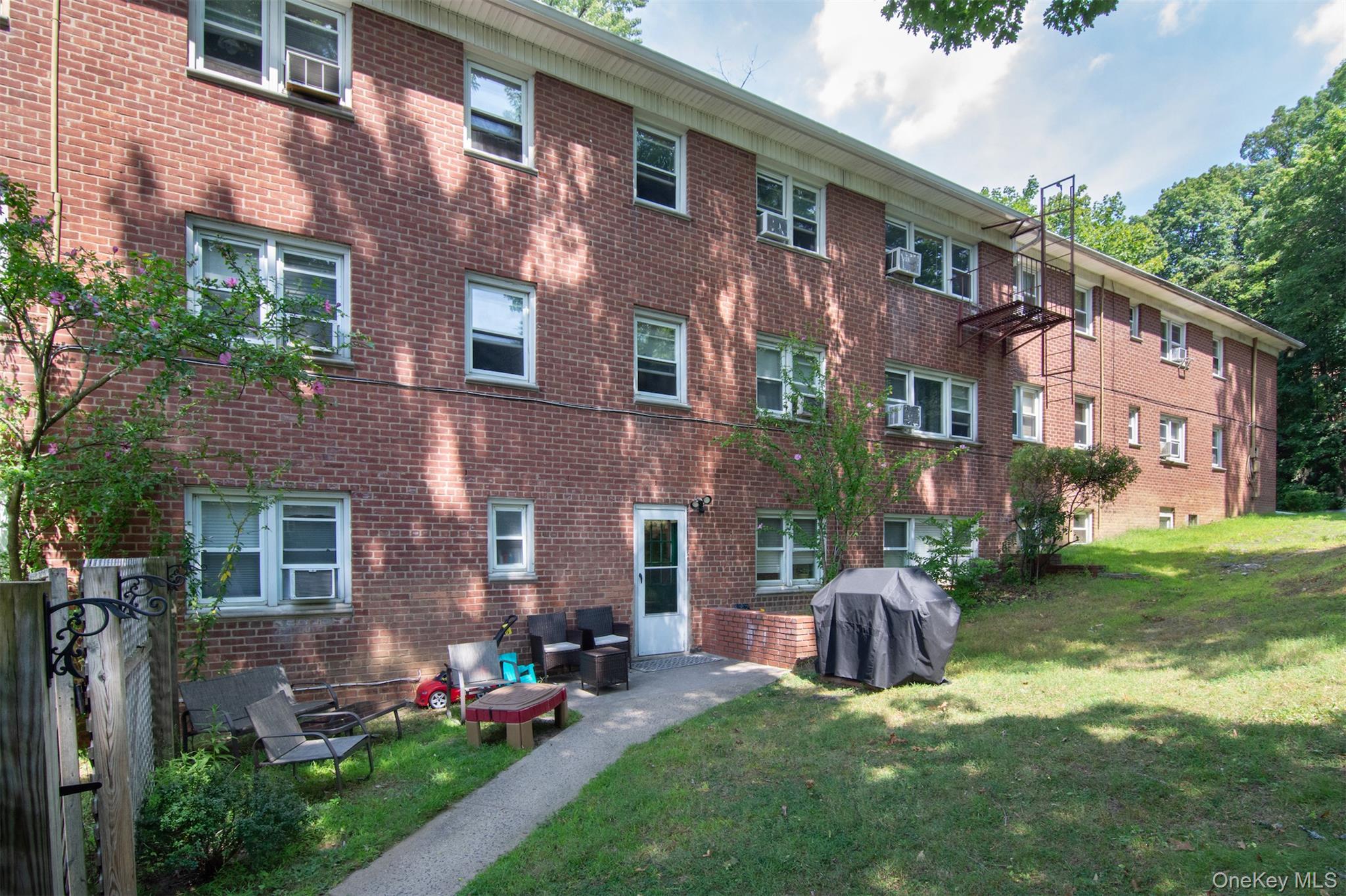 #15 photo, 140 N Broadway, Irvington , NY 10533