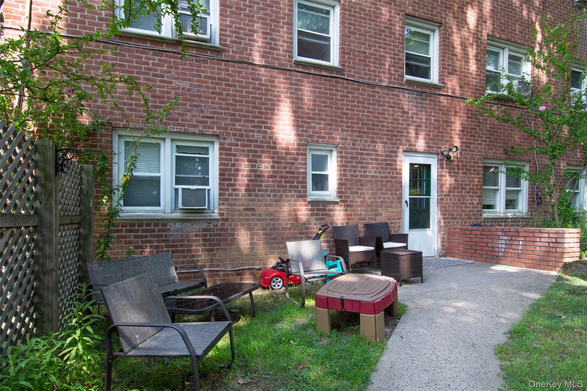 #16 photo, 140 N Broadway, Irvington , NY 10533