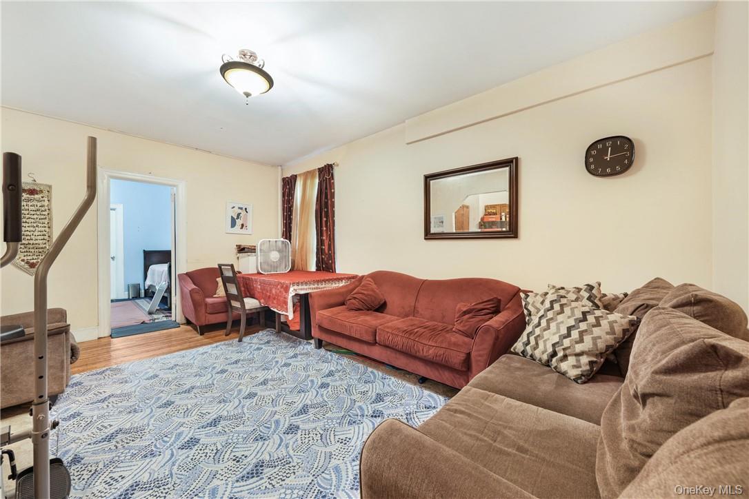 #11 photo, 472 Gramatan Avenue, Mount Vernon , NY 10552