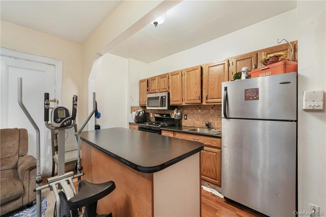 #12 photo, 472 Gramatan Avenue, Mount Vernon , NY 10552