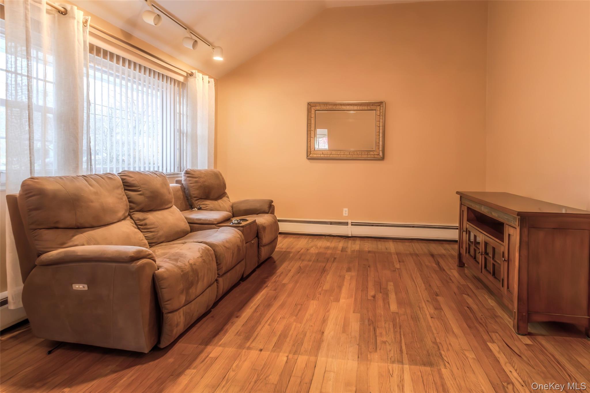 #5 photo, 3763 Briarhill Street, Mohegan Lake , NY 10547