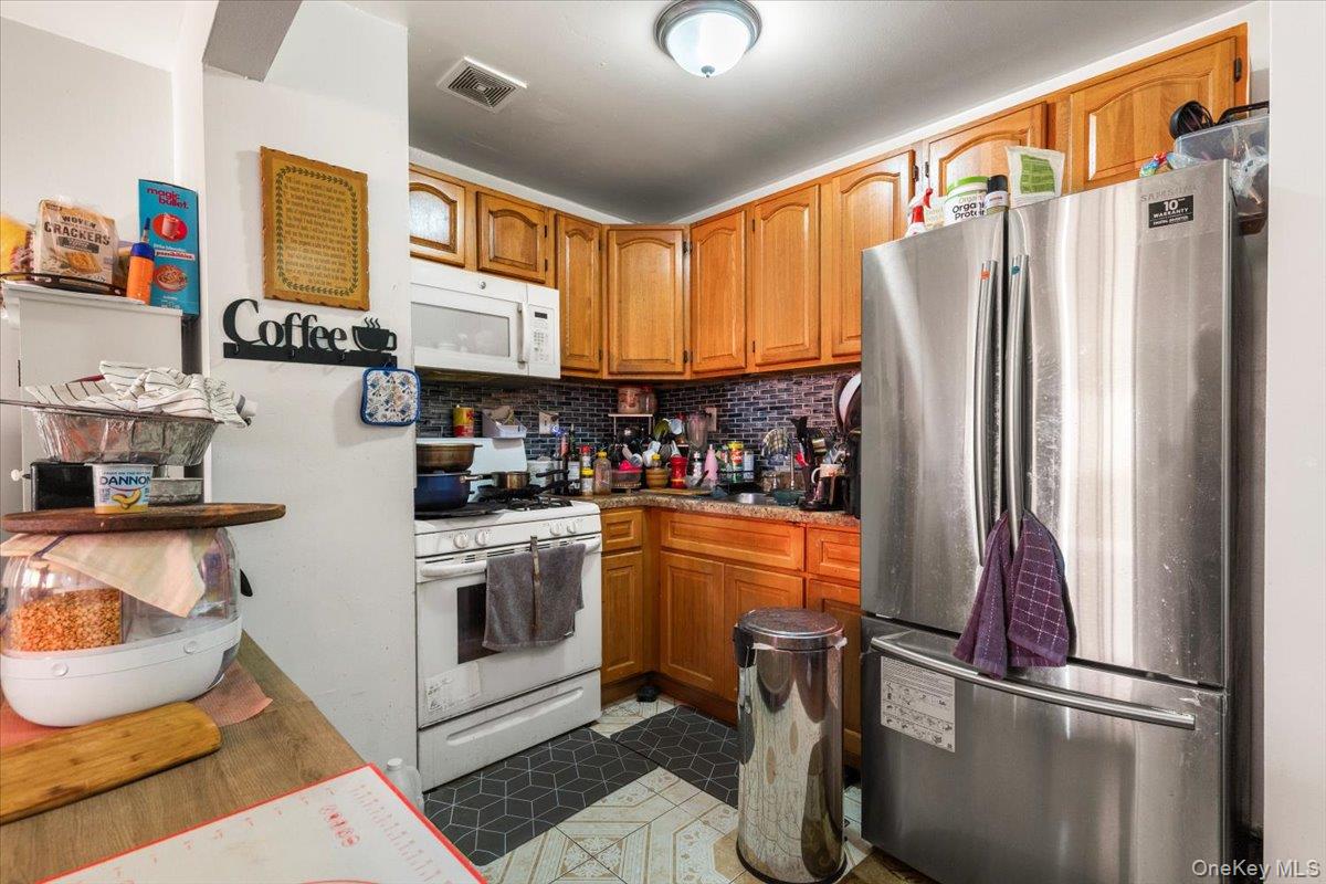 #17 photo, 1827 Patterson Avenue, Bronx , NY 10473