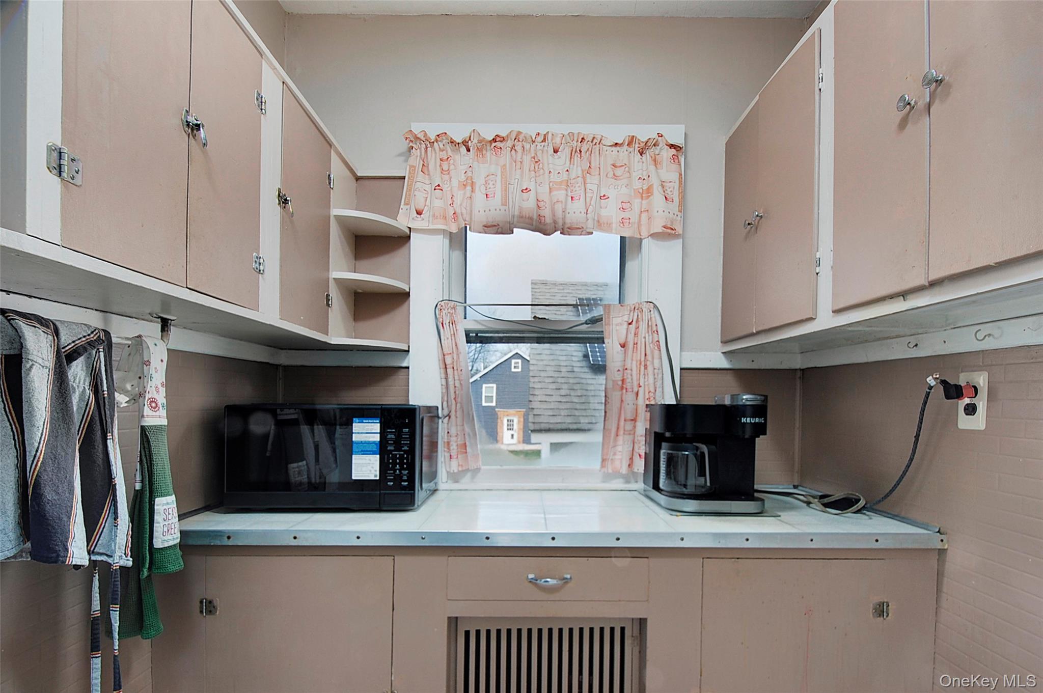 #10 photo, 85 Overocker Road, Poughkeepsie , NY 12603