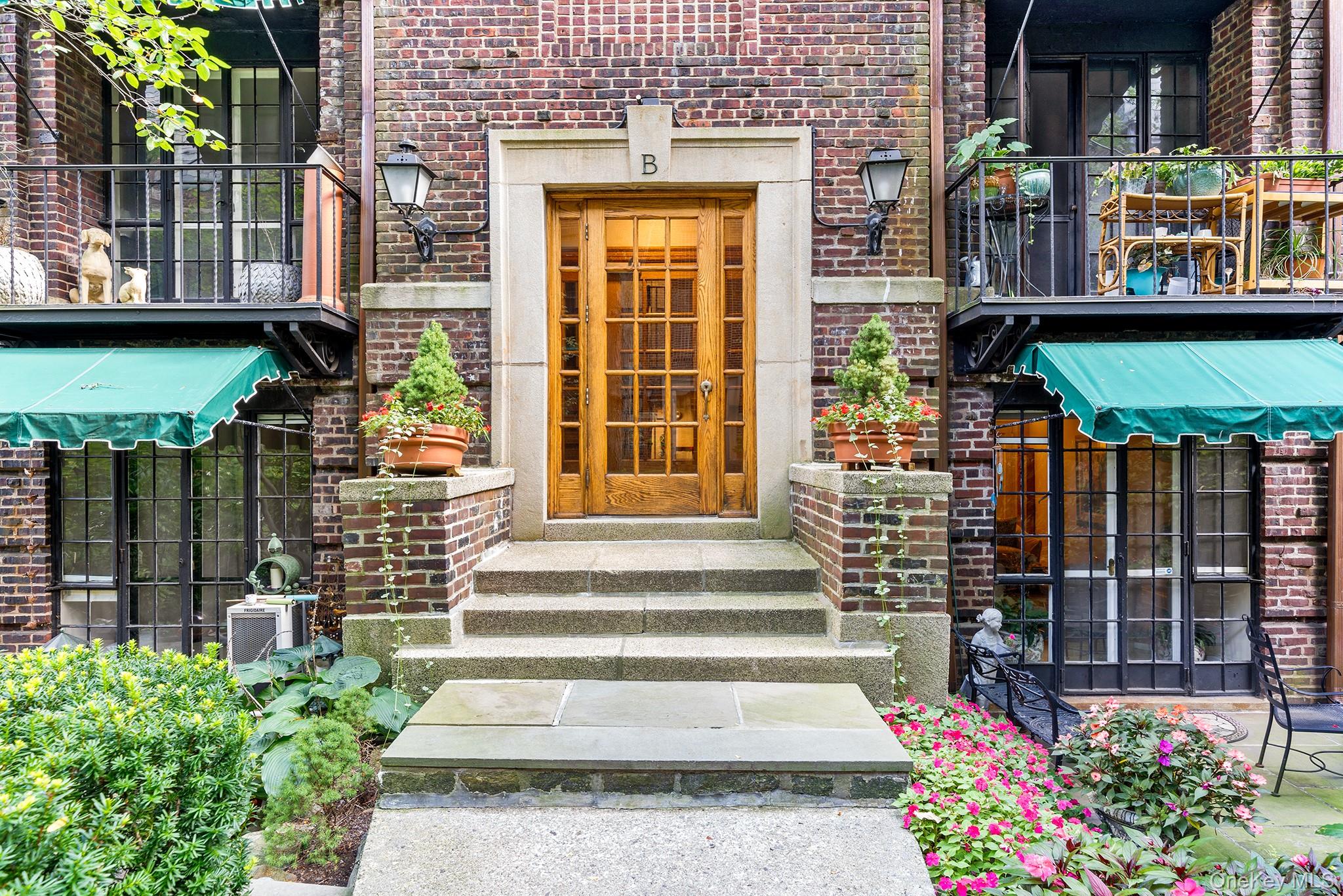 #3 photo, 20 N Broadway, White Plains , NY 10601