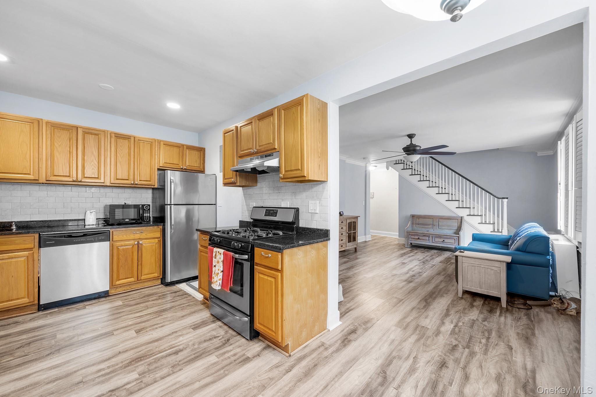 #6 photo, 20 N Broadway, White Plains , NY 10601