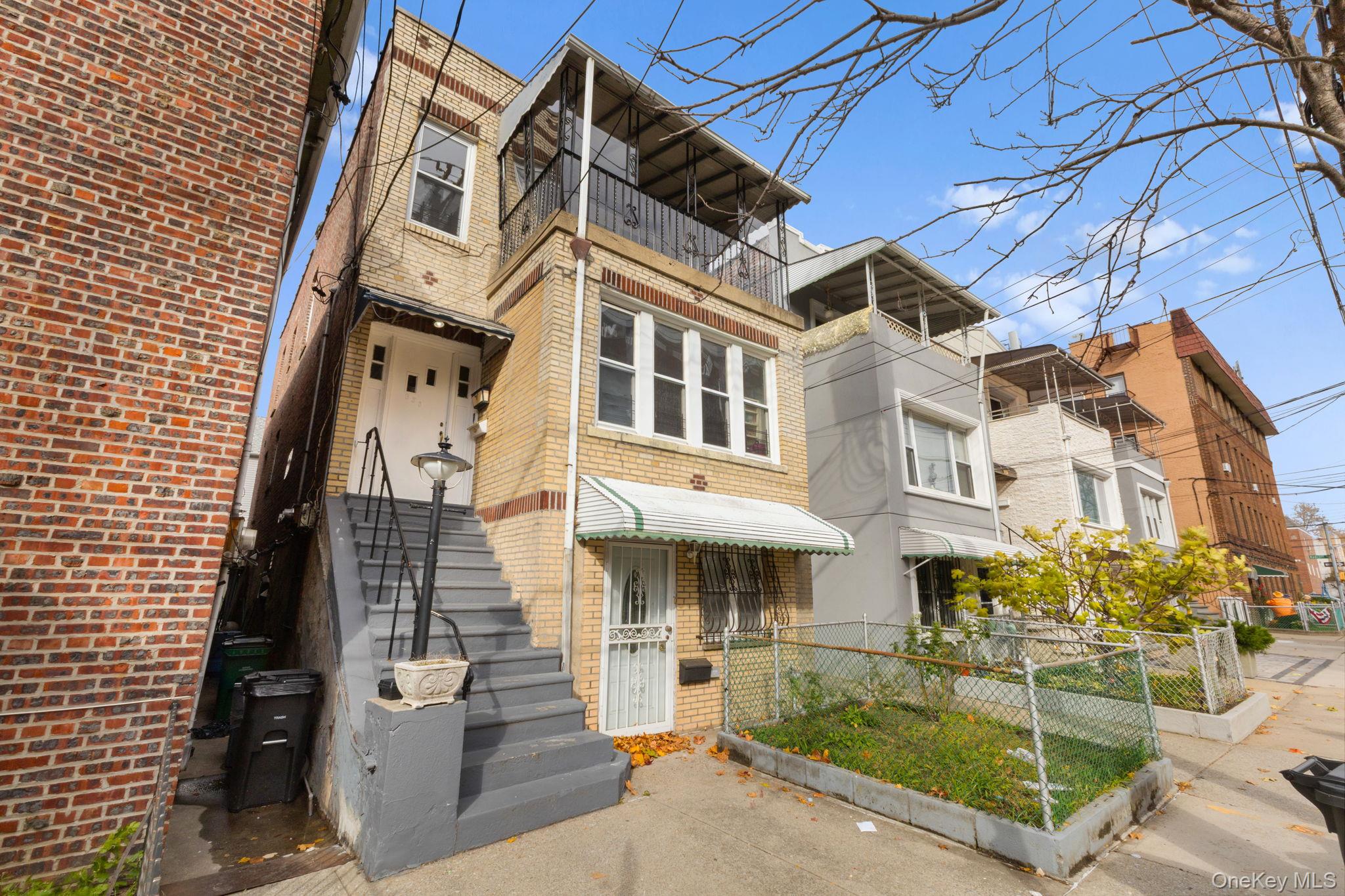 #2 photo, 953 Rhinelander Avenue, Bronx , NY 10462