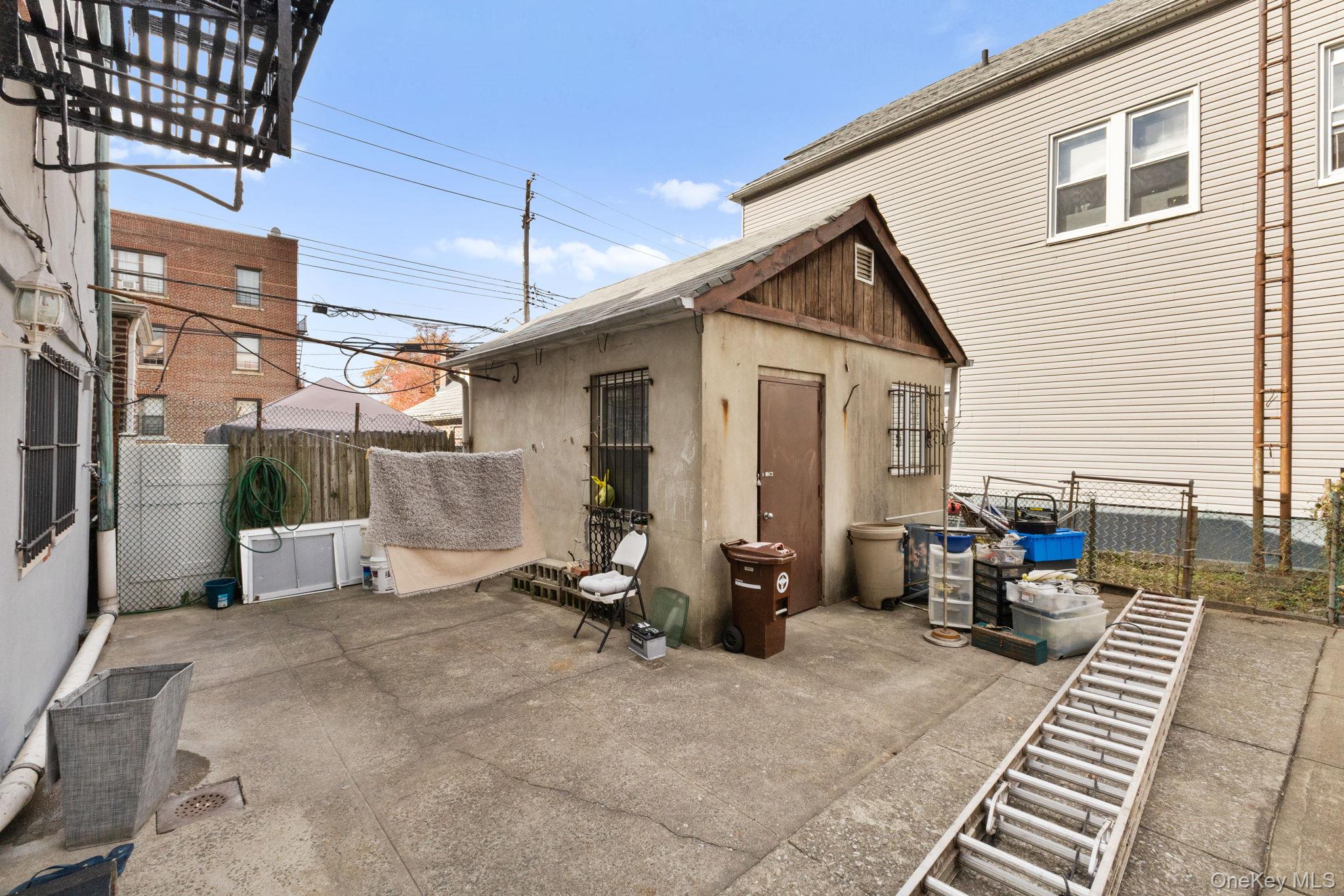 #4 photo, 953 Rhinelander Avenue, Bronx , NY 10462