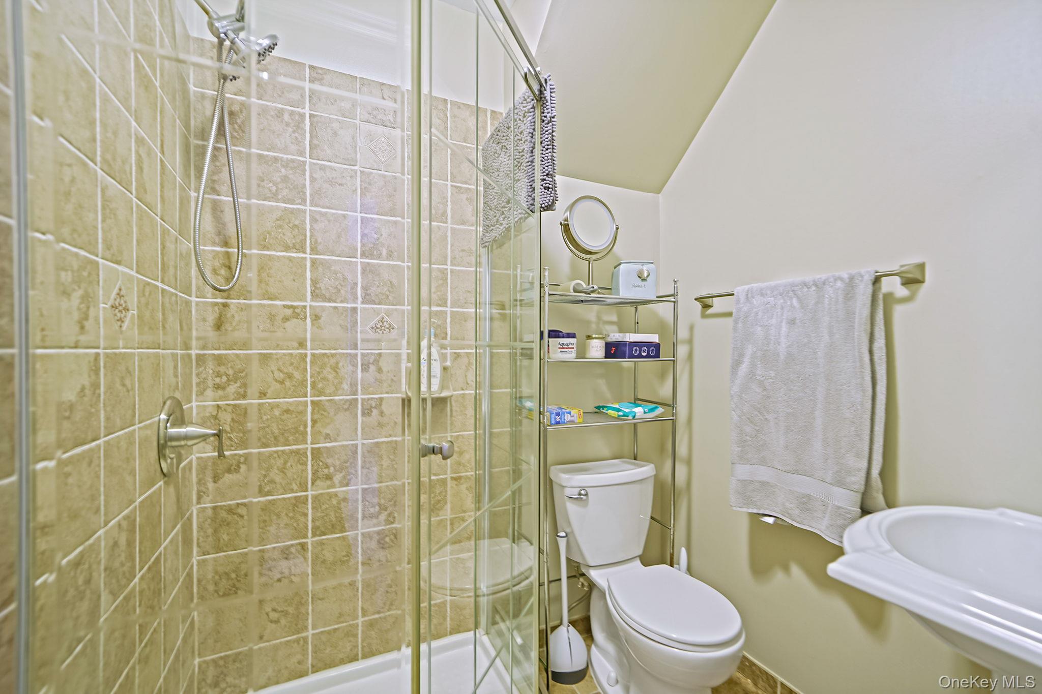 #16 photo, 4 Willow Road, Rocky Point , NY 11778