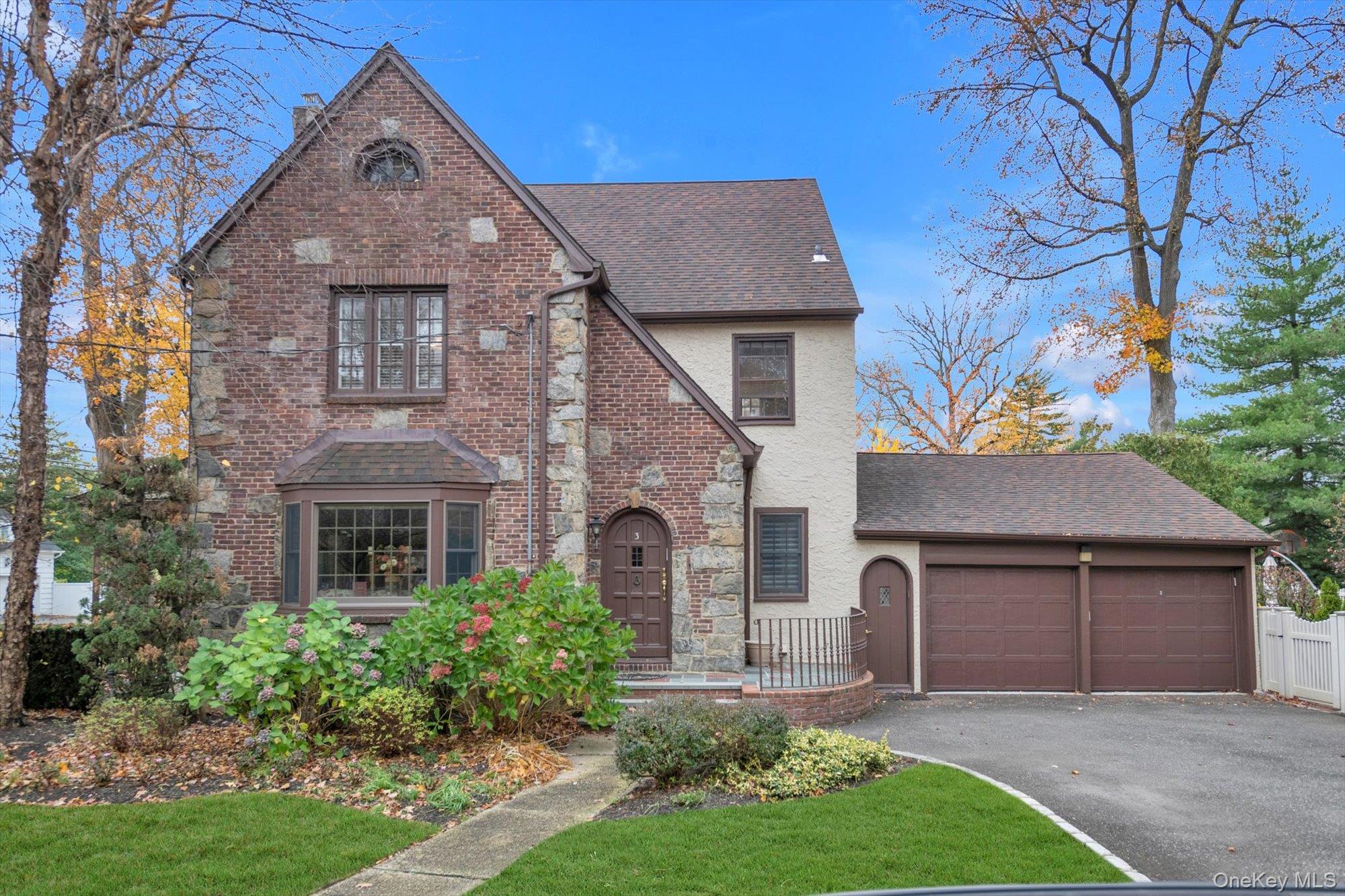 #1 photo, 3 Station Road, Great Neck , NY 11023