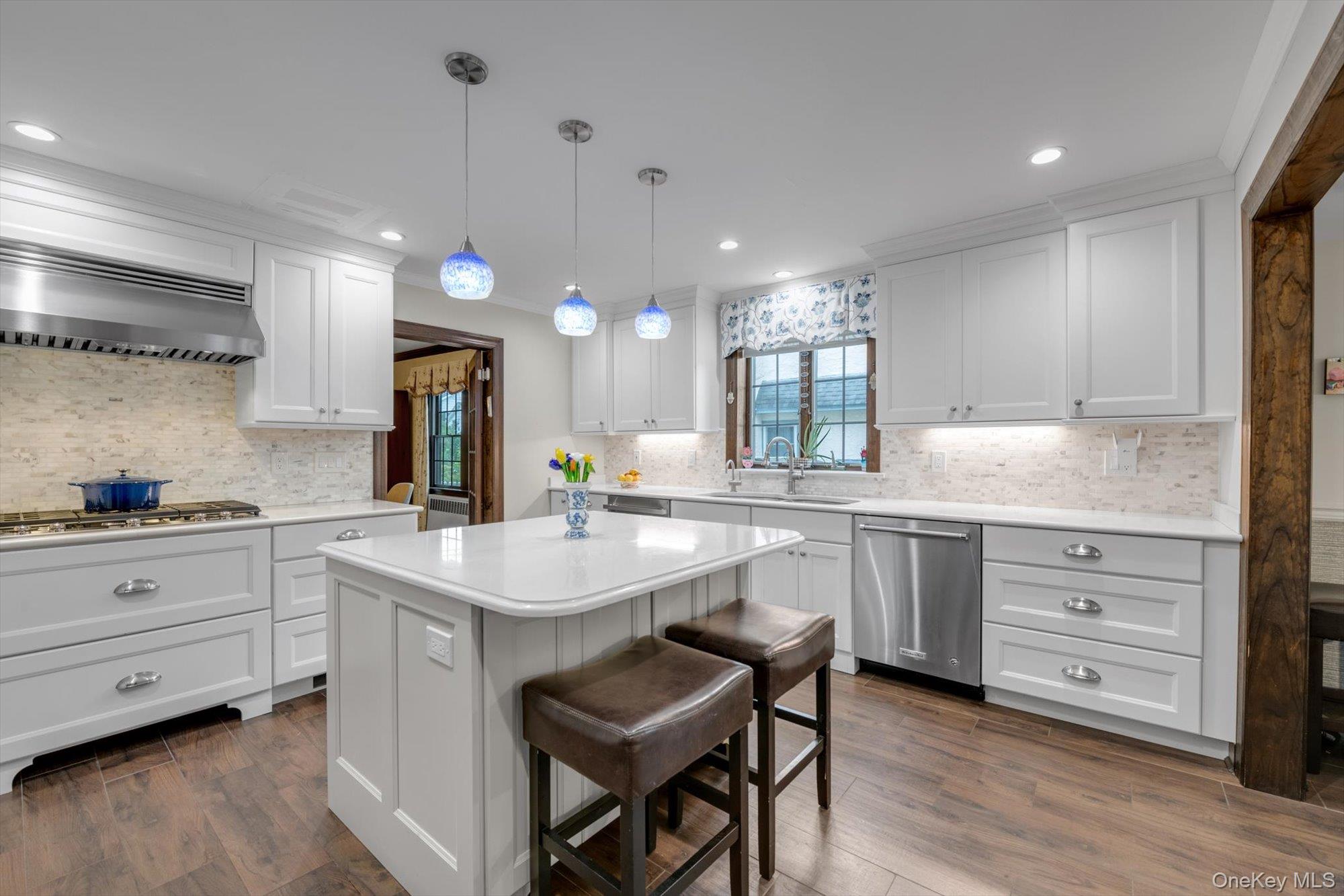 #11 photo, 3 Station Road, Great Neck , NY 11023