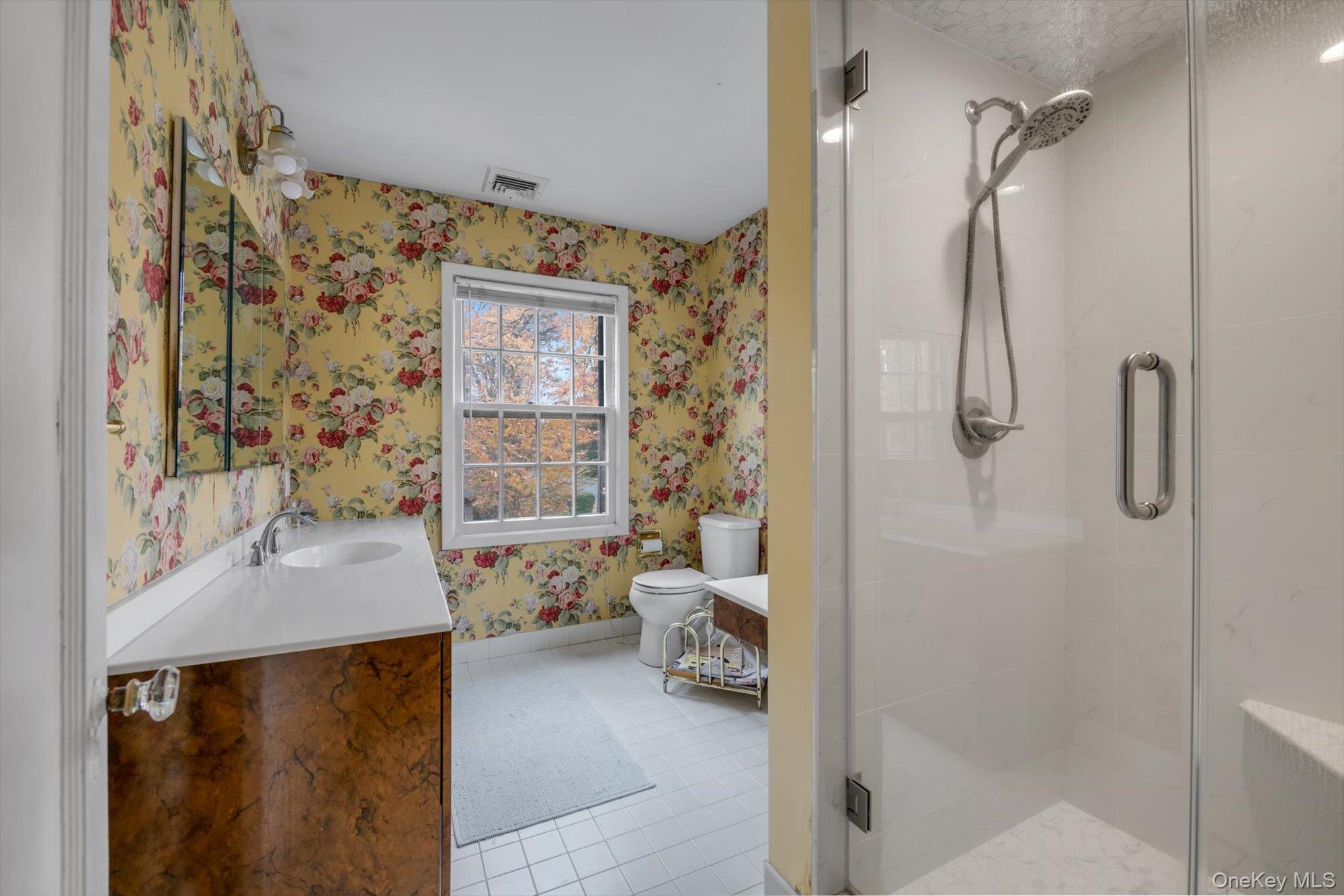 #17 photo, 3 Station Road, Great Neck , NY 11023