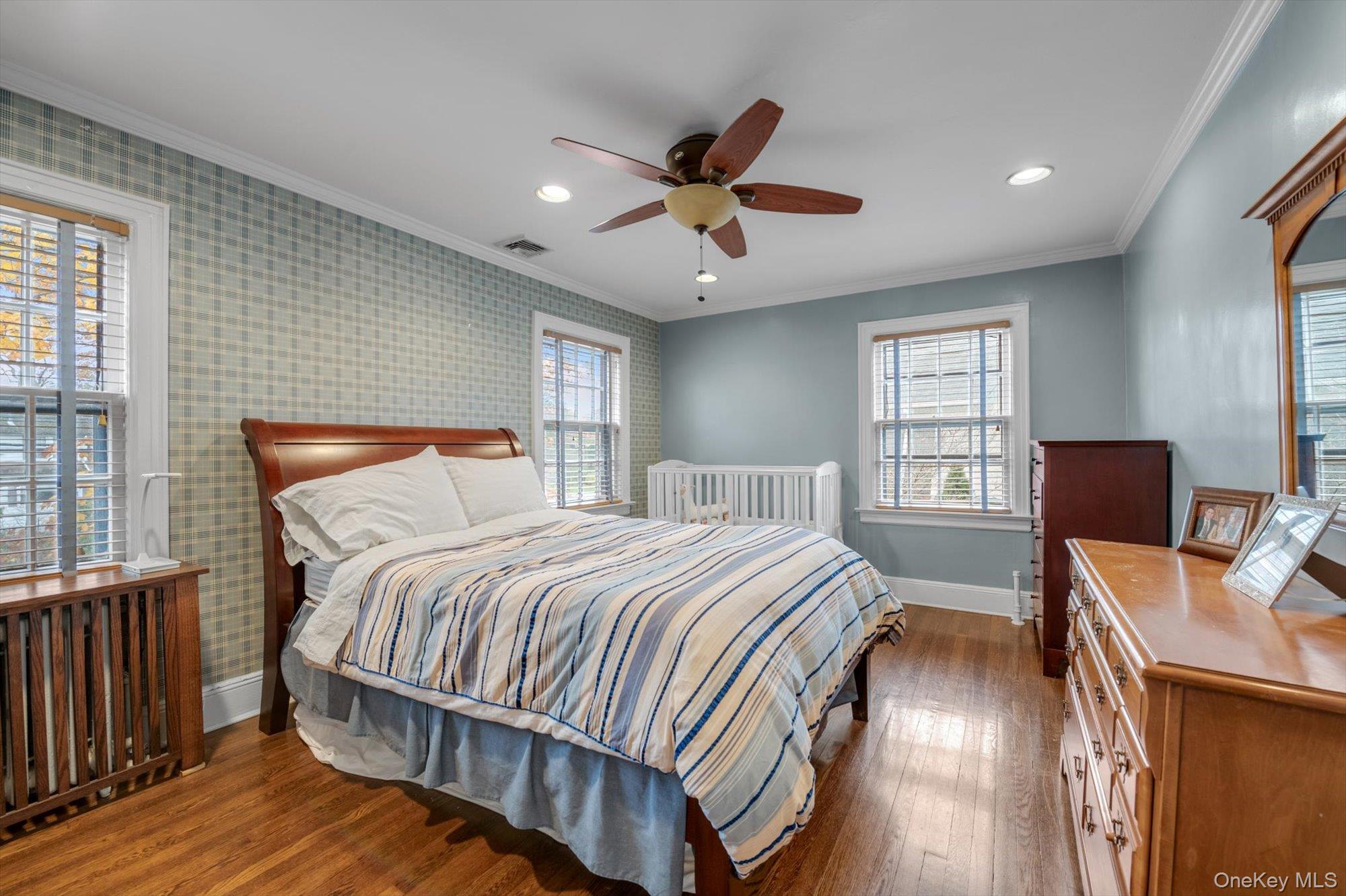 #18 photo, 3 Station Road, Great Neck , NY 11023