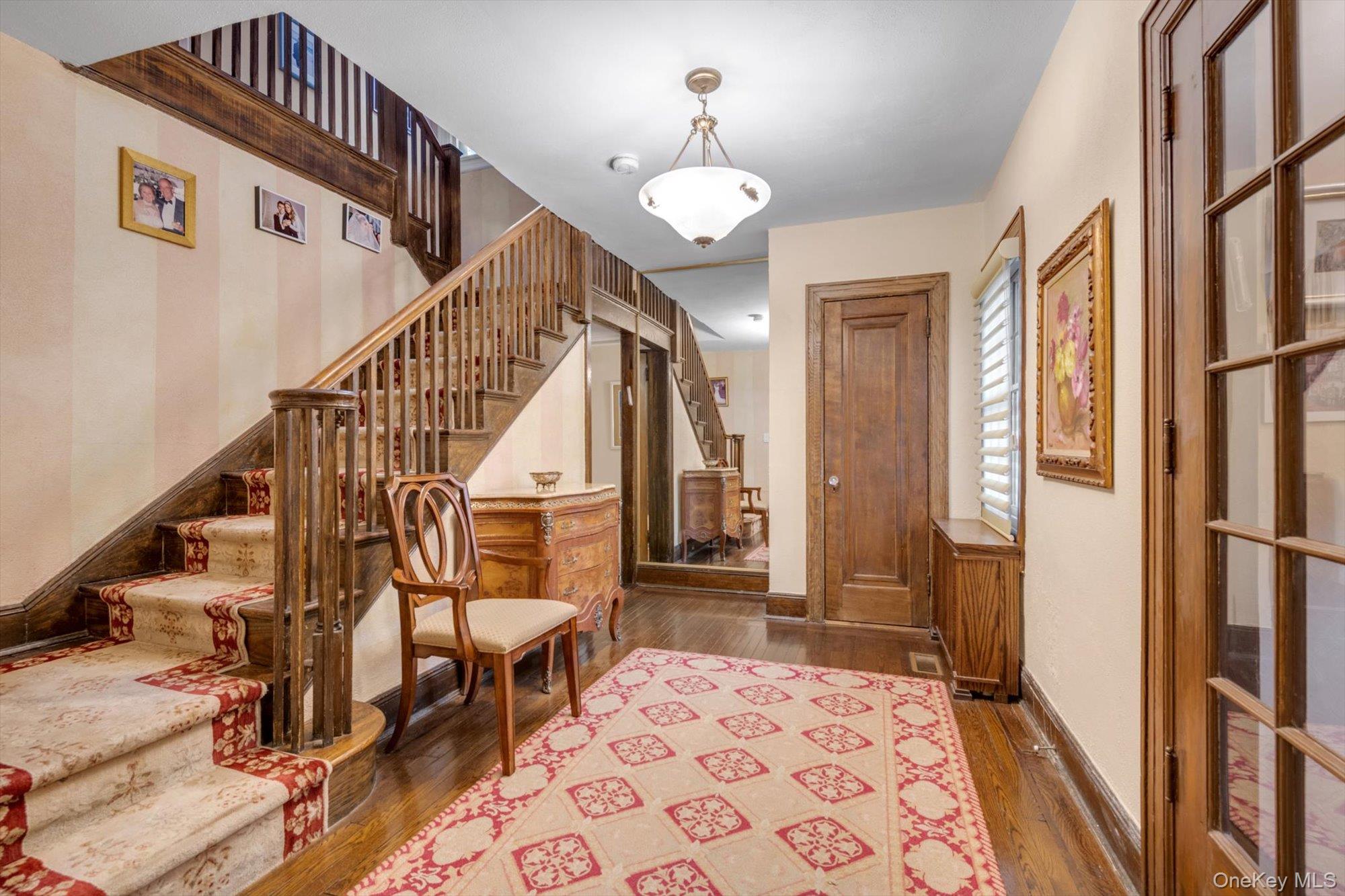 #2 photo, 3 Station Road, Great Neck , NY 11023